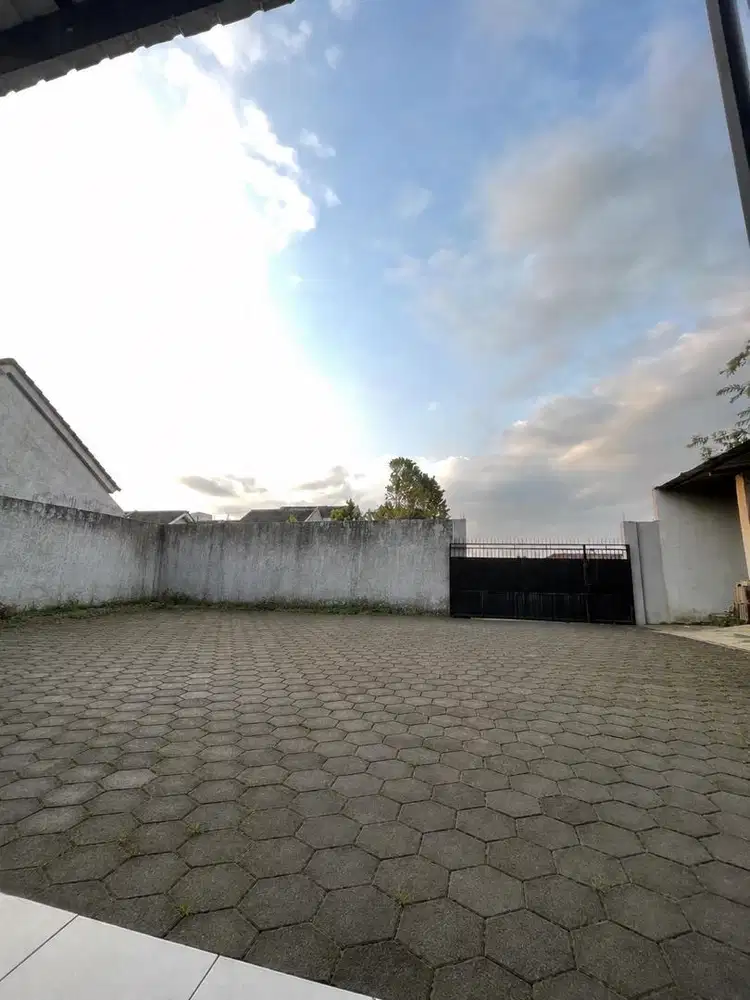 Jual Santai Gudang & Rumah pudak payung