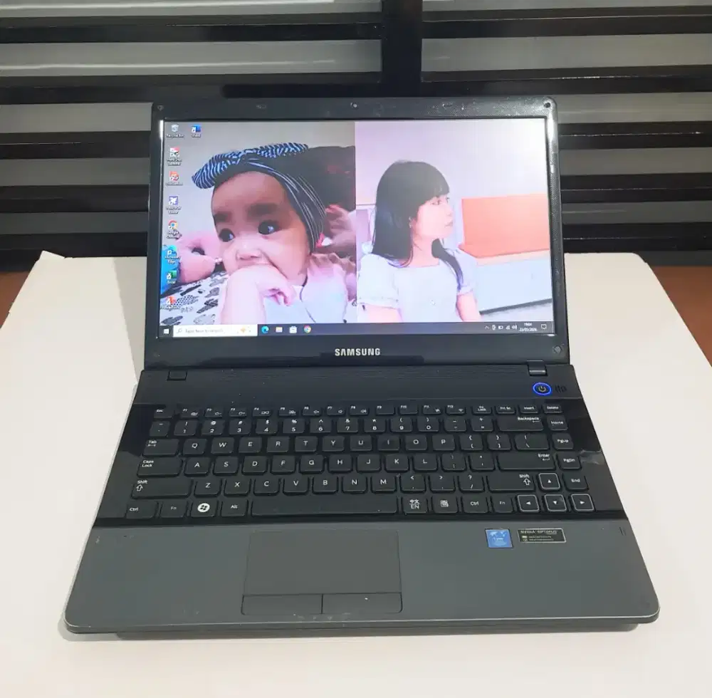 Laptop Samsung 3 (NP300E4X) Core i5 Ram 4 Gb DDR3 HDD 500 Gb Dual VGA