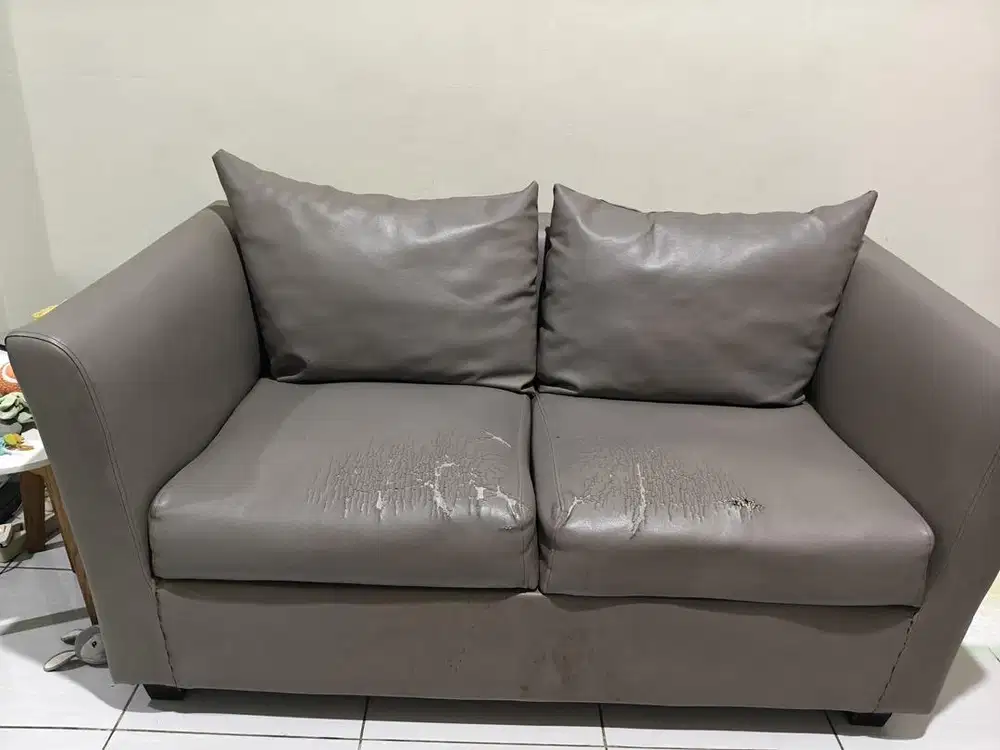 Sofa kulit 4 seater