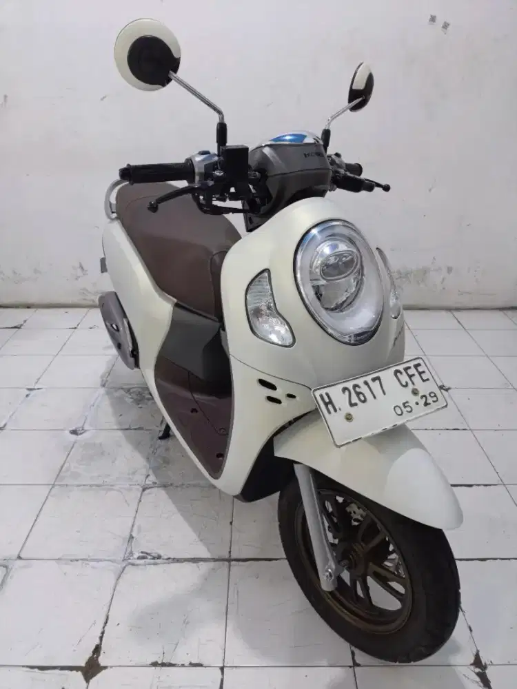 scoopy Prestige 2024 putih