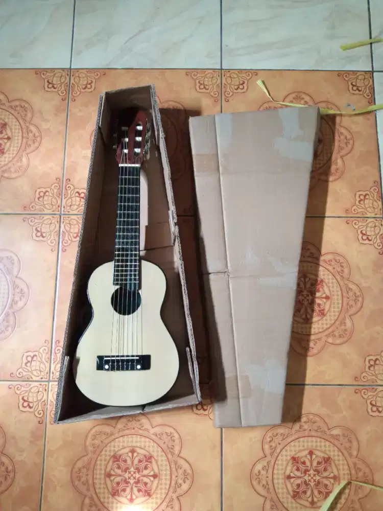 Guita Lele 6 Senar Nilon