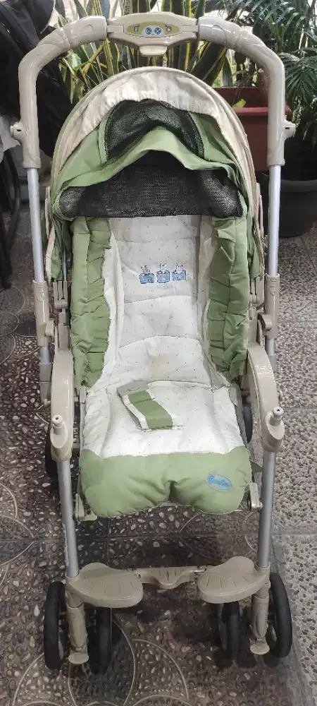 Stroller Bayi Premium Lipat Praktis Warna Hijau Kondis Bagus dan Kokoh