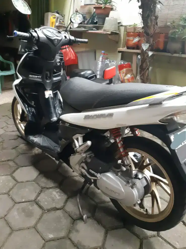 Suzuki skywave 2010