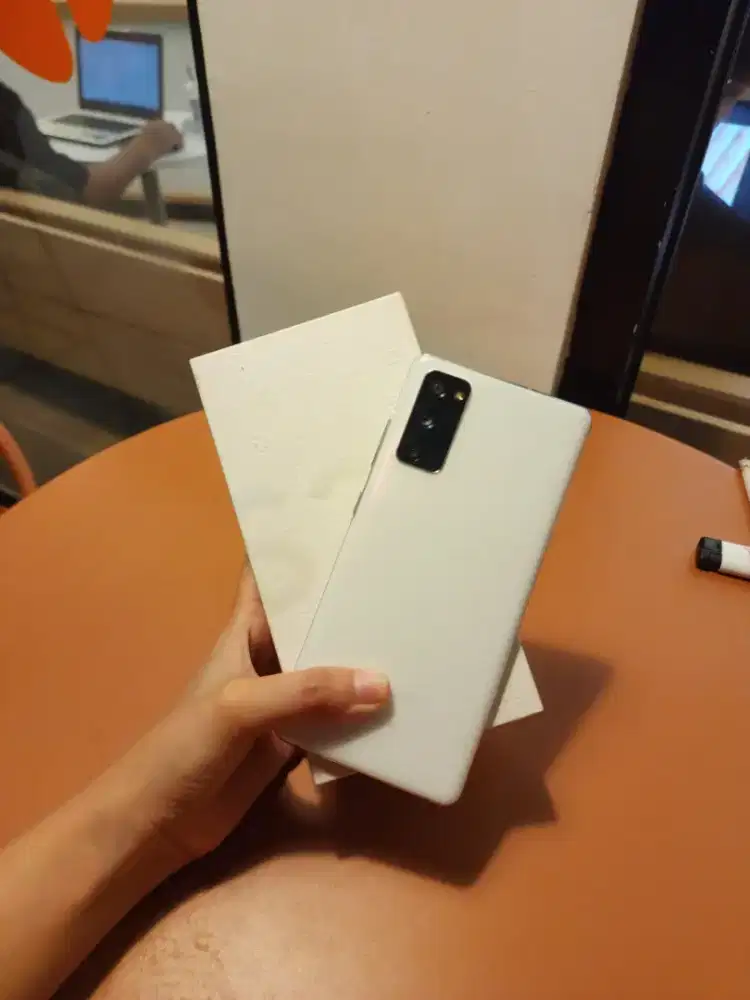 SAMSUNG GALAXY S20 FE