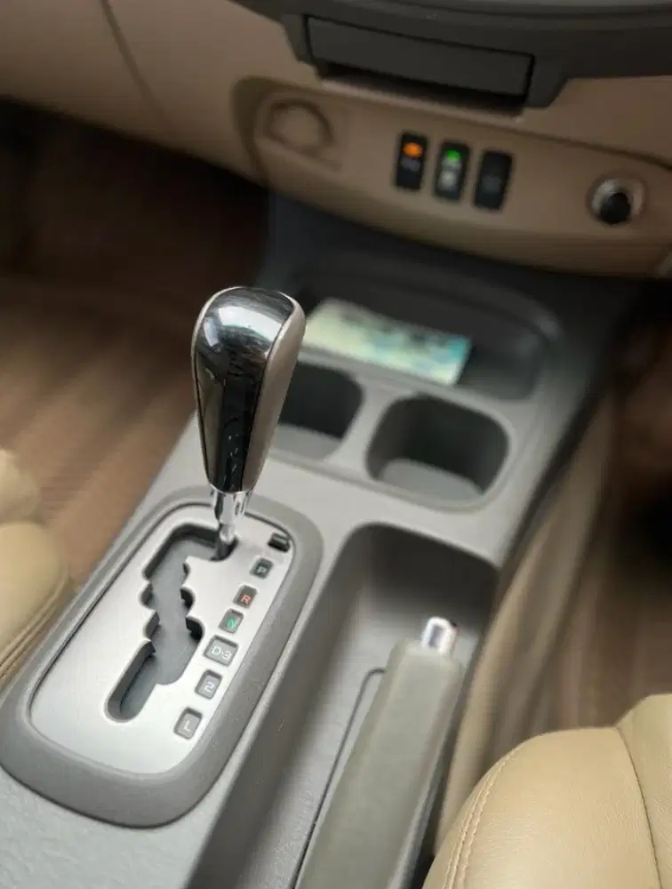 Toyota Fortuner 2011 Bensin