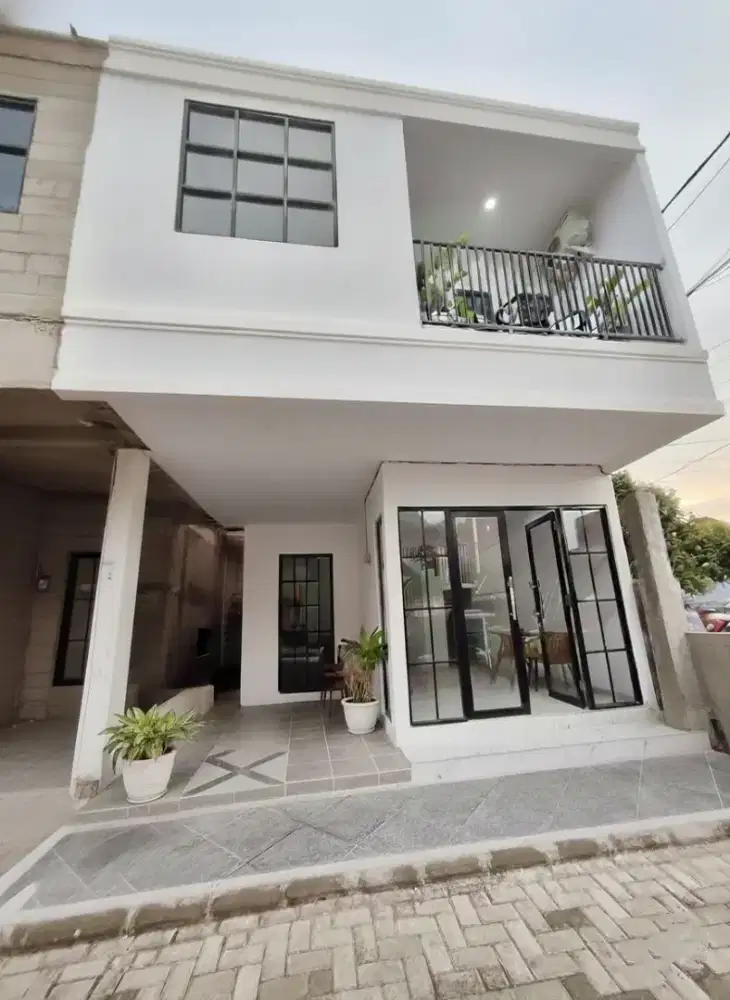 Rumah mewah murah 10meter kejalan raya ciracas Jaktim