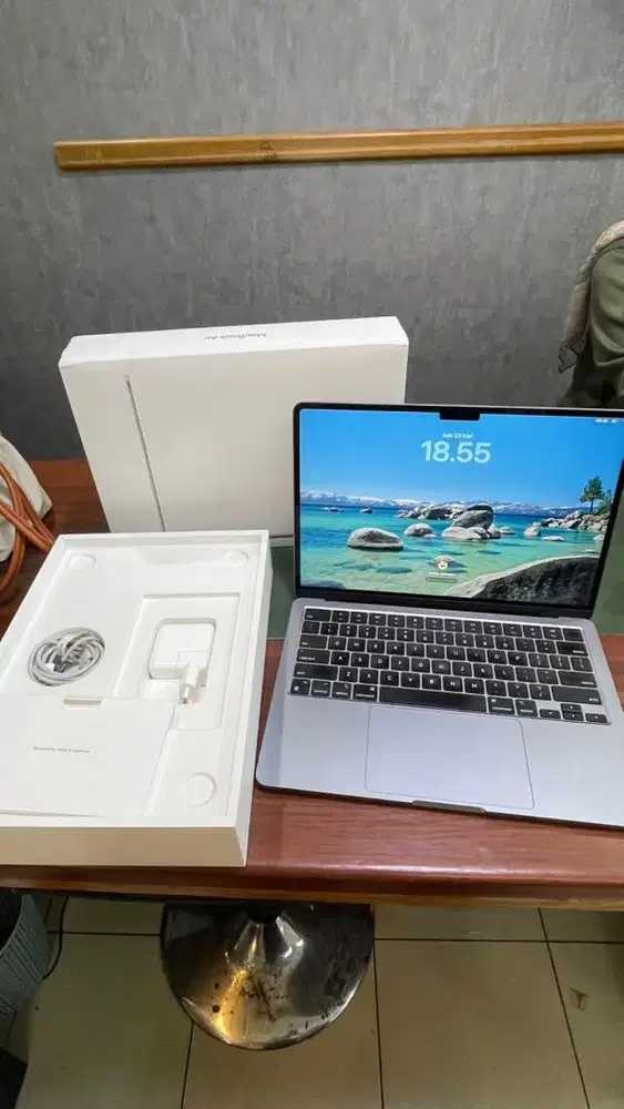 Macbook Air M3 13inci 24/512 Starlight 2024 Garansi Resmi | fullset