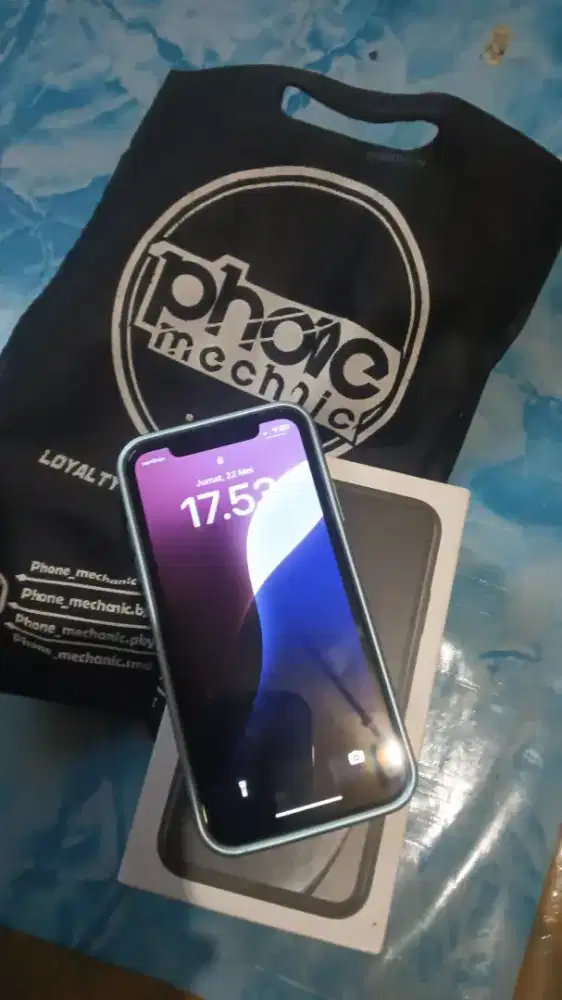 iPhone XR 64 gb Smartfren dan XL aktif  untuk Indosat blom nyoba
