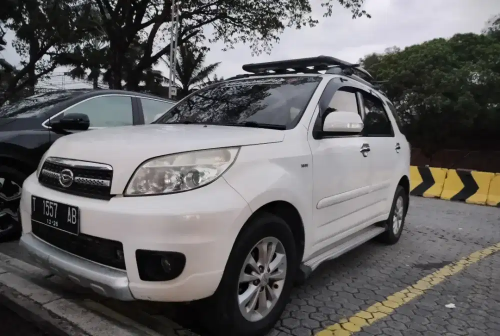 Di jual Terios TX 2011 warna putih  ( Harga NETT )