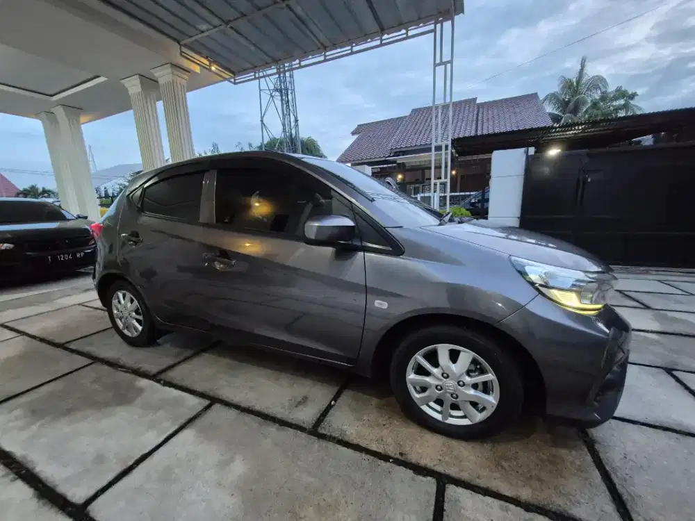 Bismillah..dijual mobil kesayangan istri