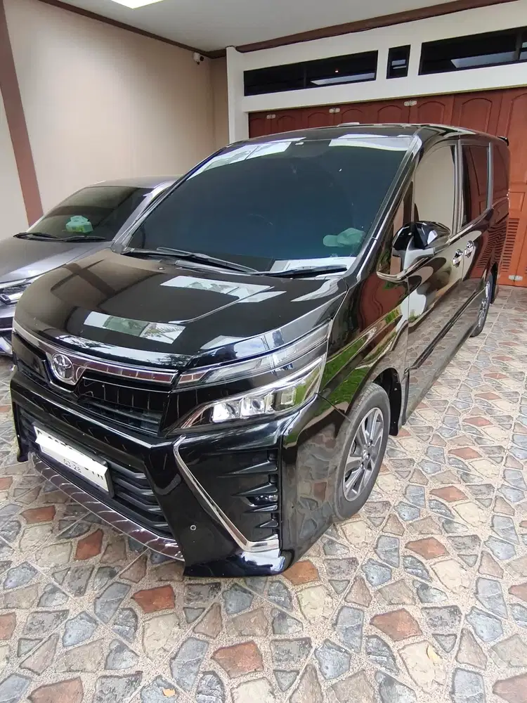 Toyota Voxy 2018 Bensin