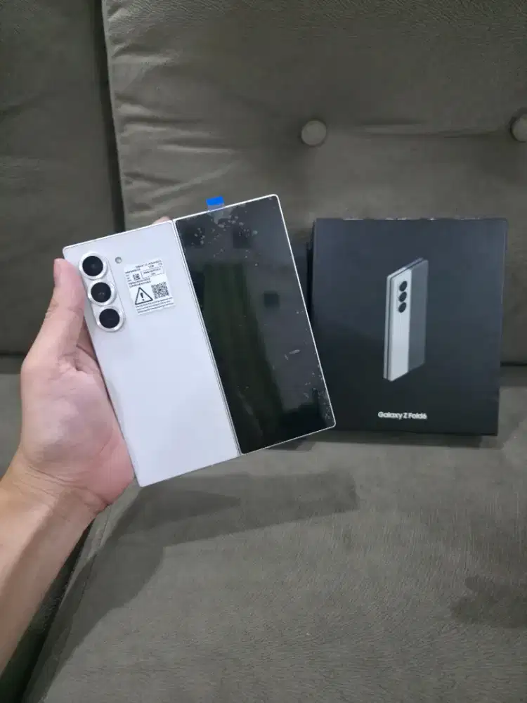 Samsung Fold 6 1TB SEIN like new exclusive white