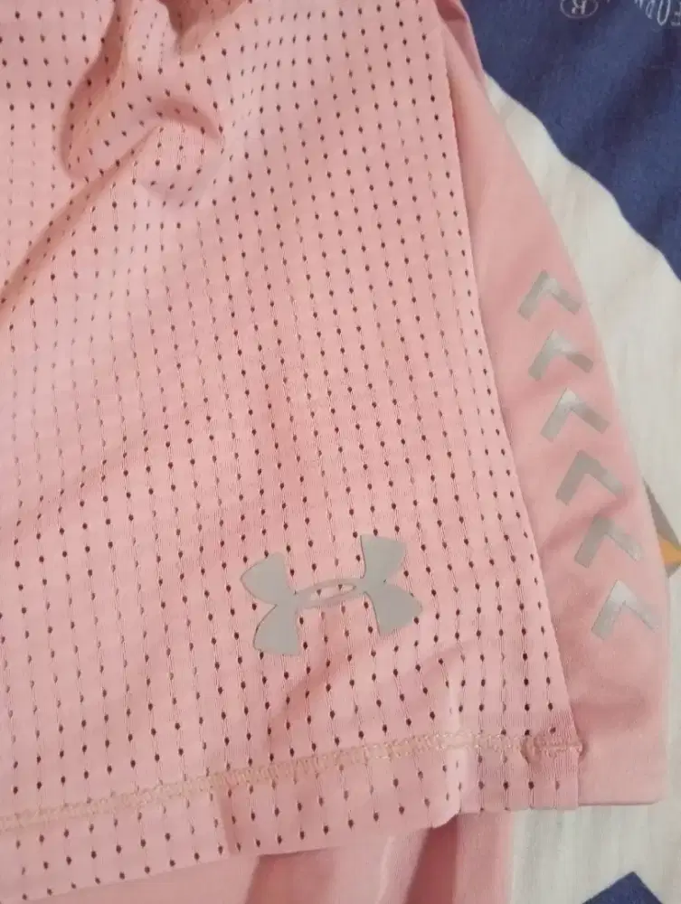 Baju senam perempuan