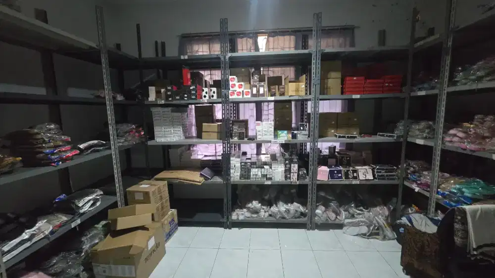 Dibutuhkan operator untuk live shope berpengalaman