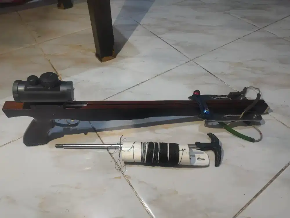 Speargun (Panah ikan pendek)