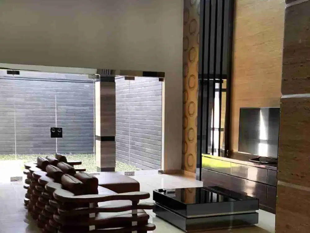 Dijual Rumah Nyaman Full Furnished di Komplek Perumahan Batununggal Indah Bandung Kota