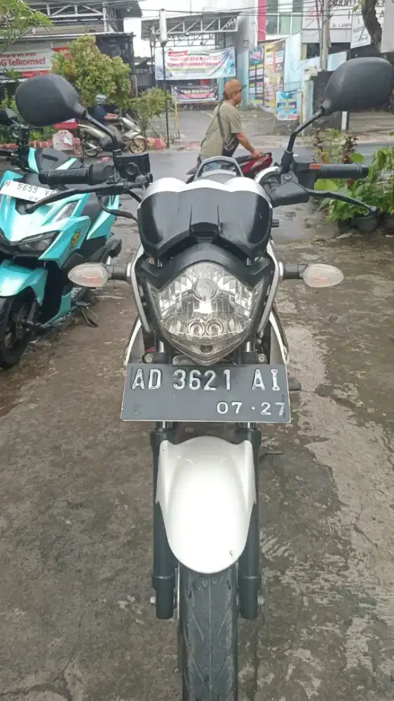 Vixion Albino 2012