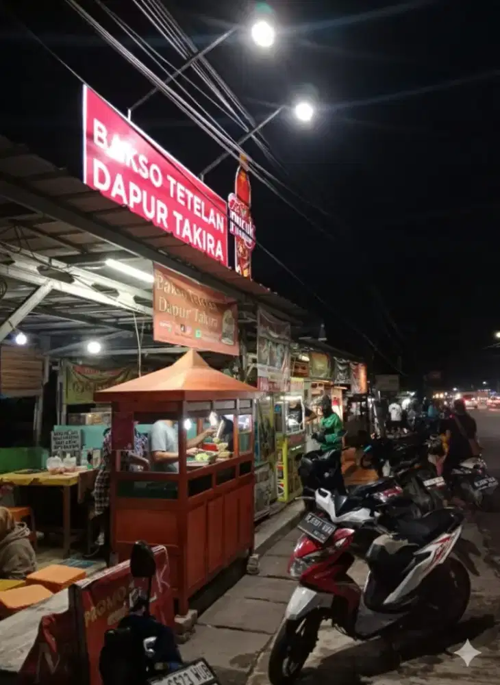 Jaga warung bakso
