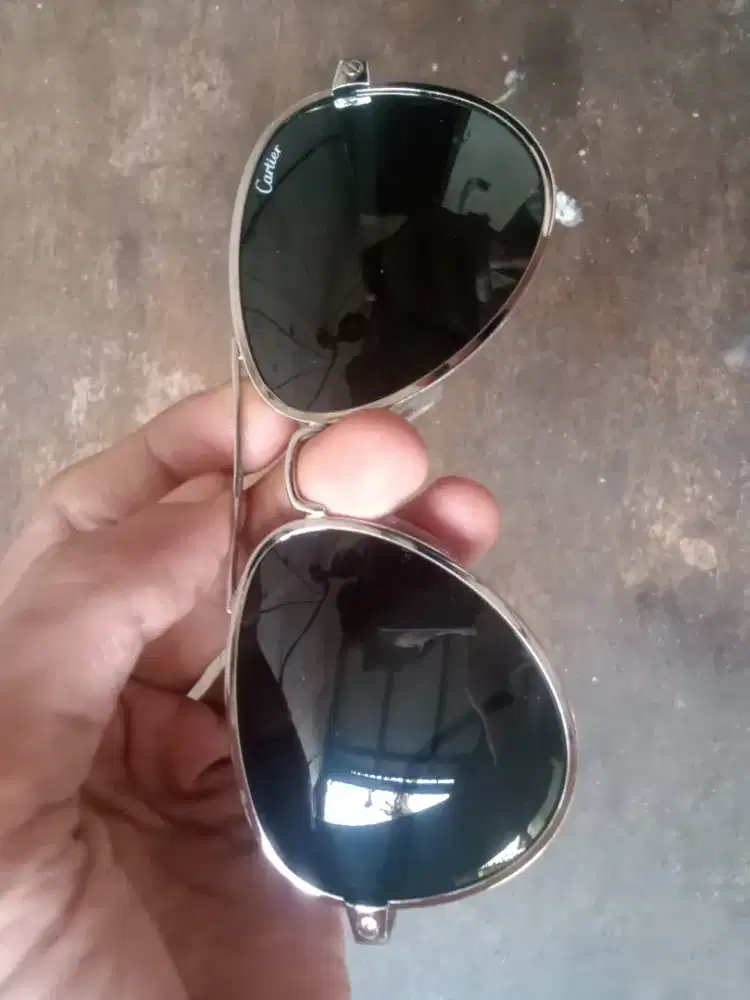 Kacamata Cartier