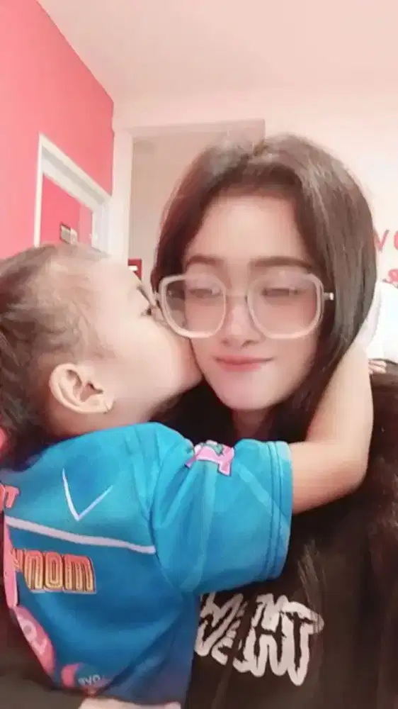 Cari kerjaan yg halal halal aja