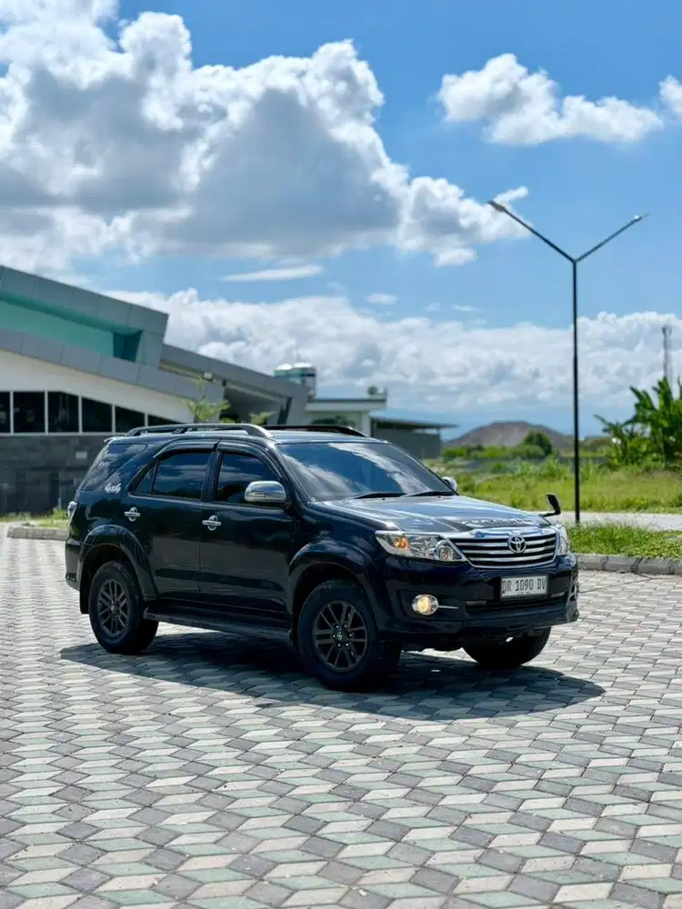 TOYOTA FORTUNER 2.7 V LUX 4X4 A/T 2015