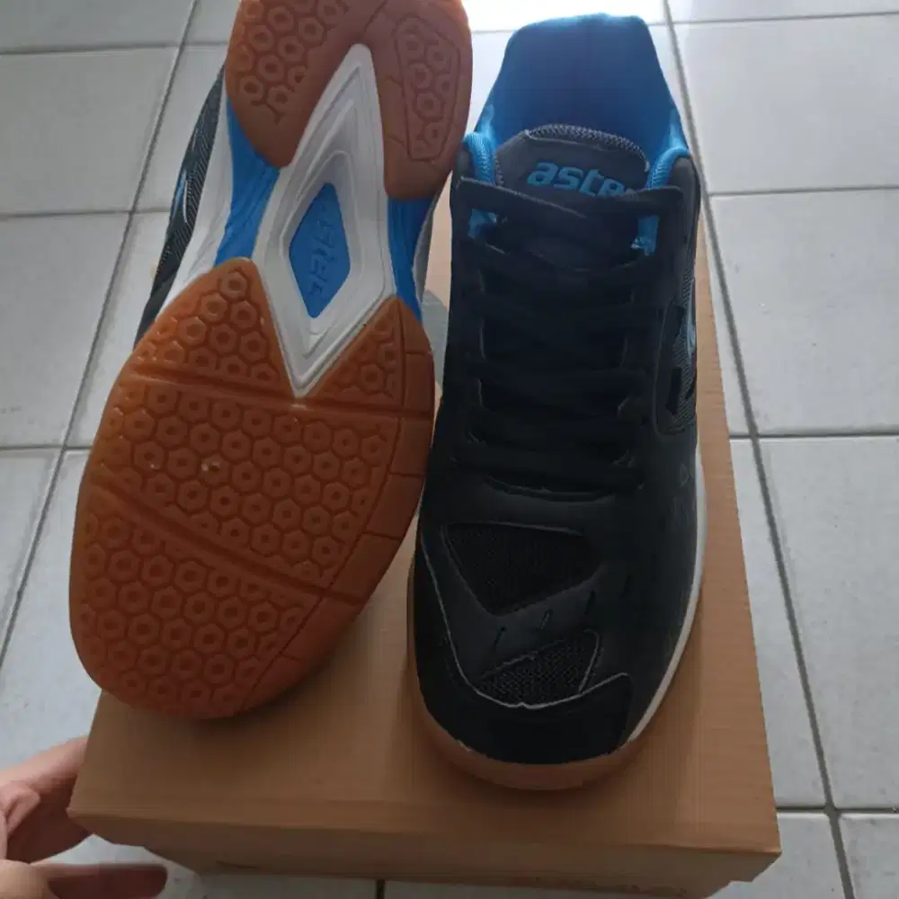 Sepatu astec ukuran 41