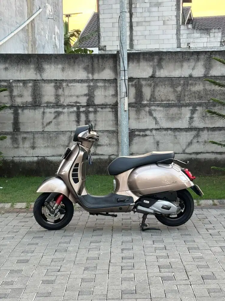 Vespa GTS SS Limited Edition Like New