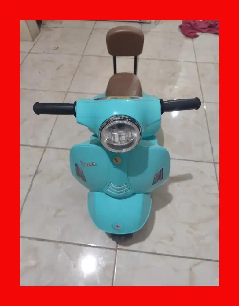 Mainan anak motoran aki normal Lengkap charger jual cepat murah BU