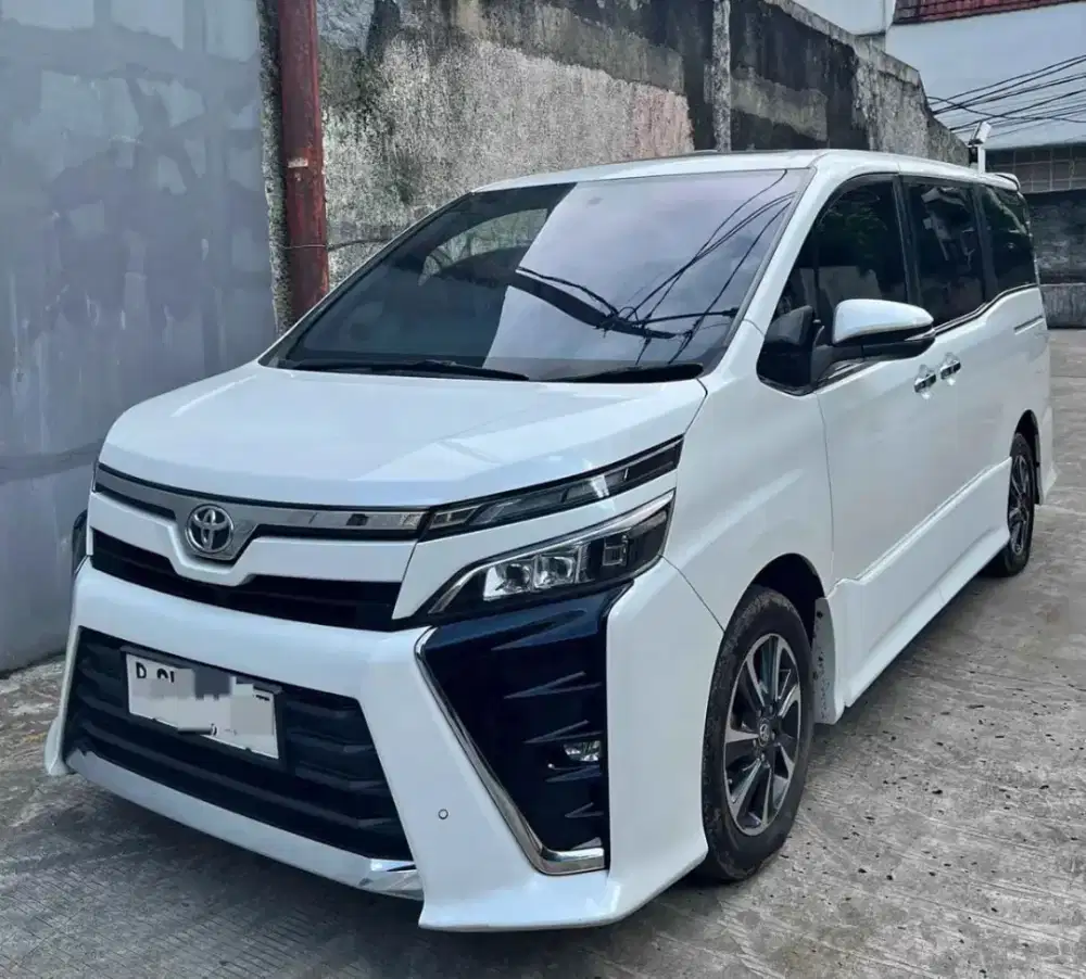 Toyota Voxy 2019