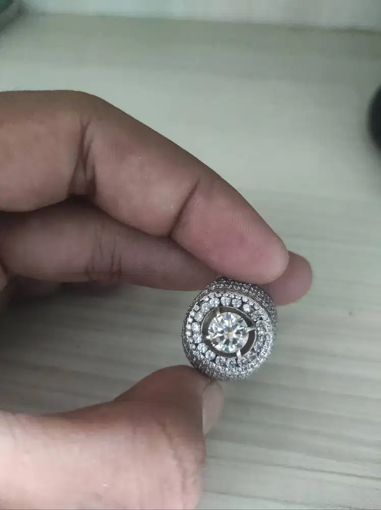 Perak kode S925 + Ful moissanite mata berlian tengah