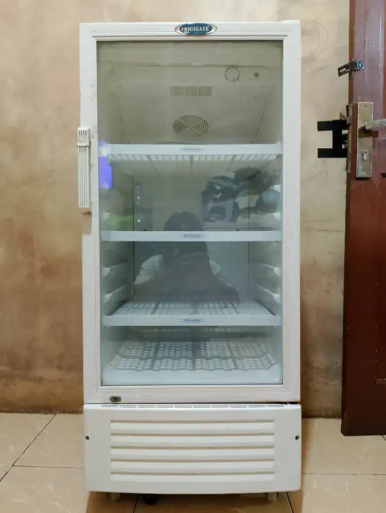 showcase frigigate 3 rak