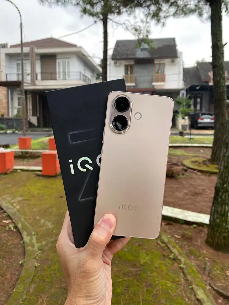 Vivo iQOO Z10R 5G 8/256GB Fullset Garansi Resmi Maret 2027