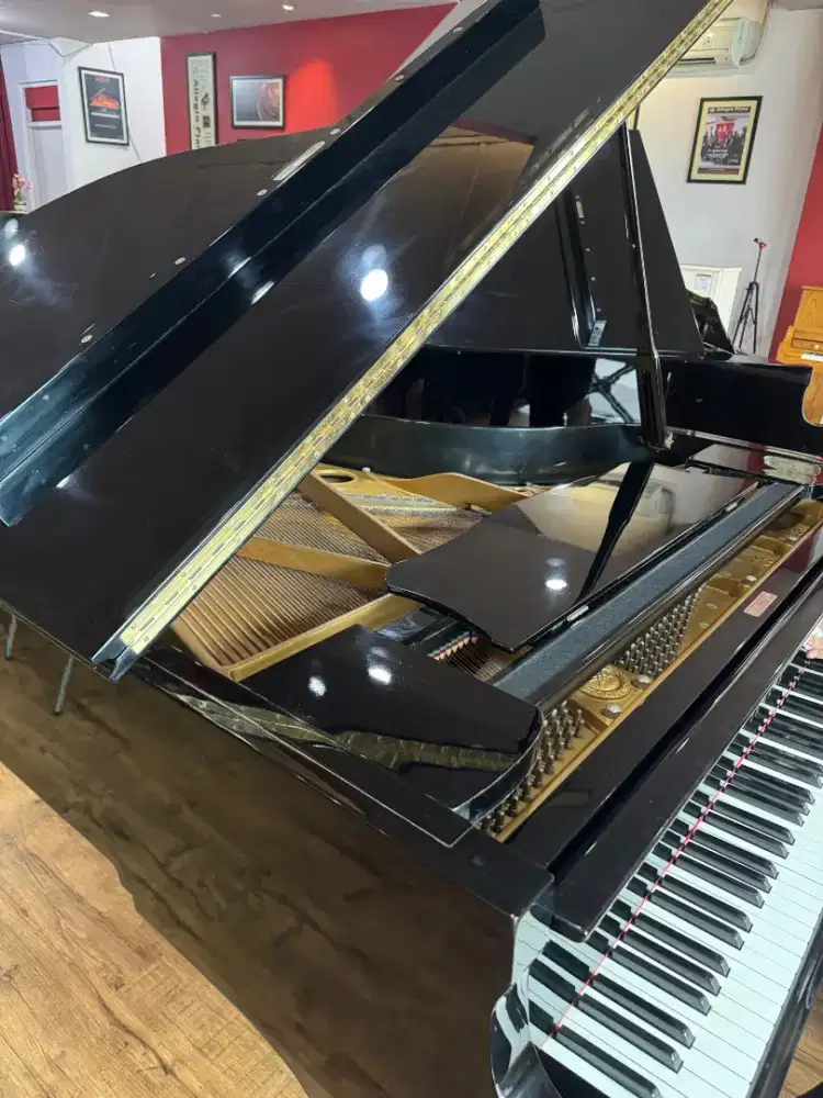 Yamaha grand piano C3 hitam mulus Made in Japan