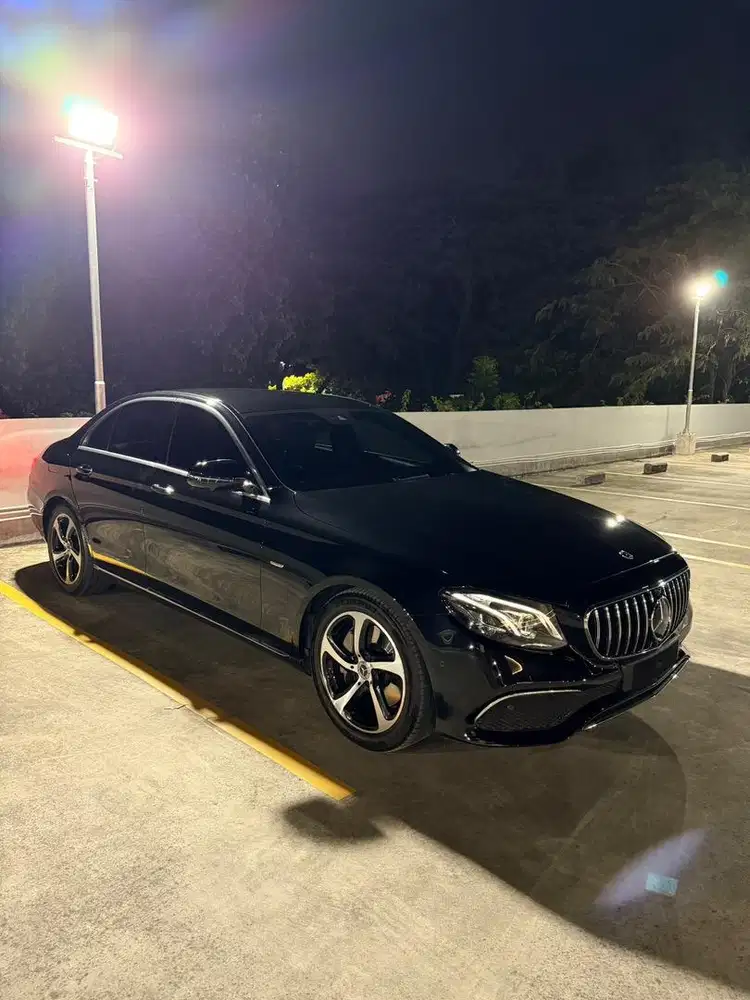Mercedes Benz E300 Sportstyle Low KM