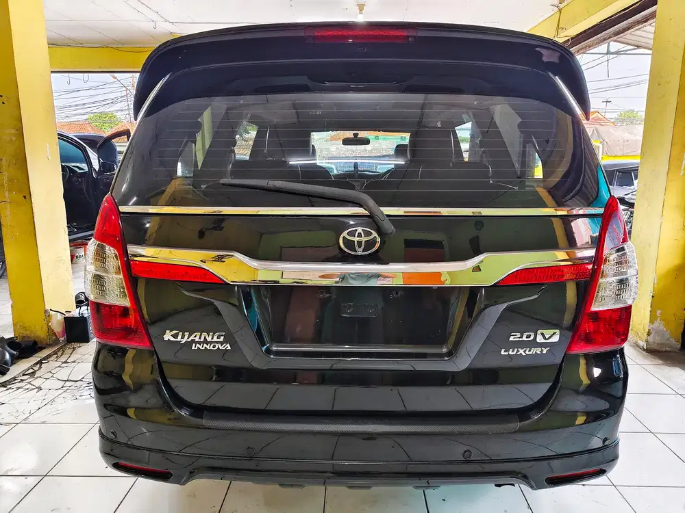 TOYOTA INNOVA 2.0 V LUXURY AT 2014 MATIC PERFECT COND NO DIESEL V 2015