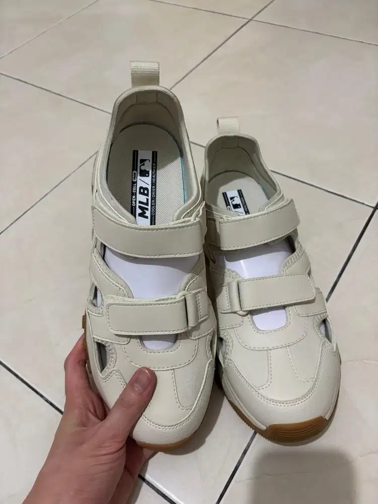 Sepatu MLB Chunky Yankees Size 44