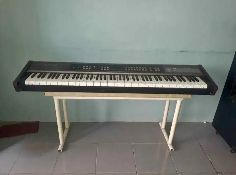 Piano Roland RD-170 Digital piano