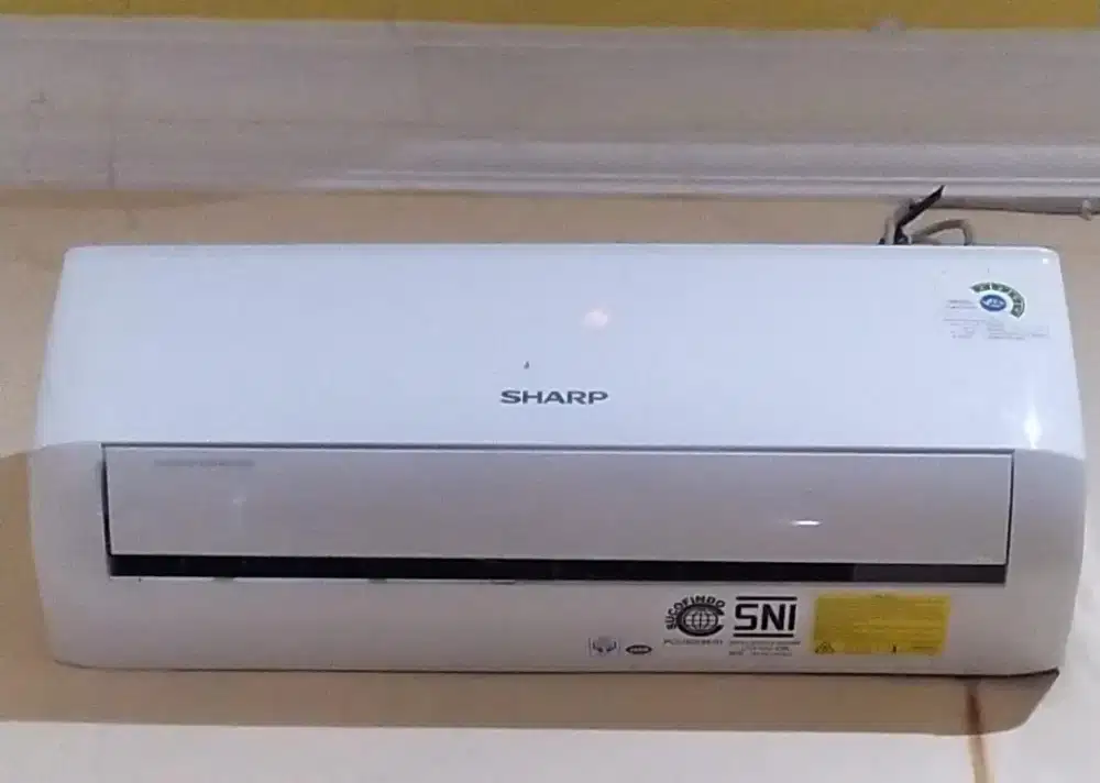 AC Sharp 05pk R32 like new