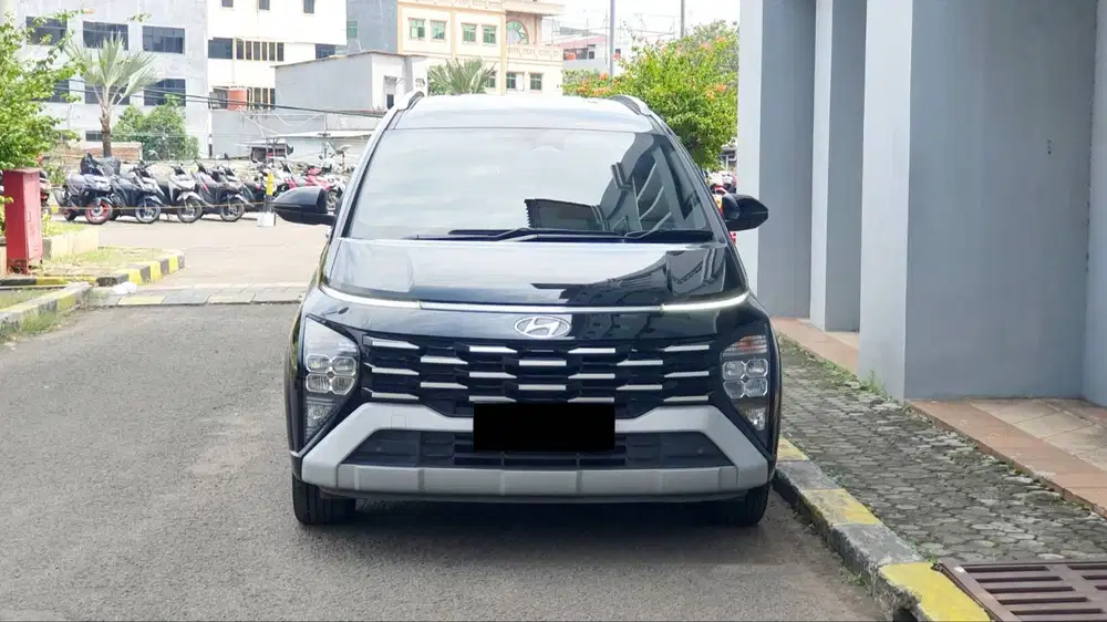 Hyundai Stargazer X Prime 1.5 Captain Seat Hitam 2024 Like New Low KM