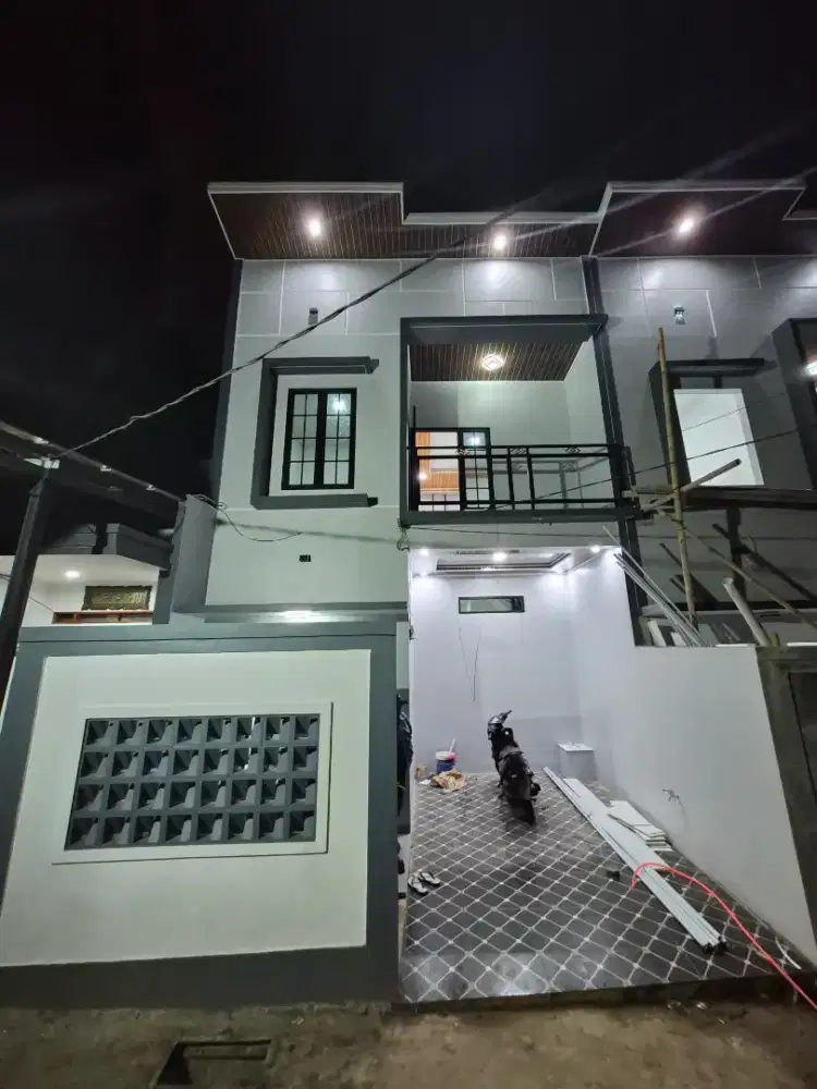 Dijual Rumah 2 Lantai Siap Huno
