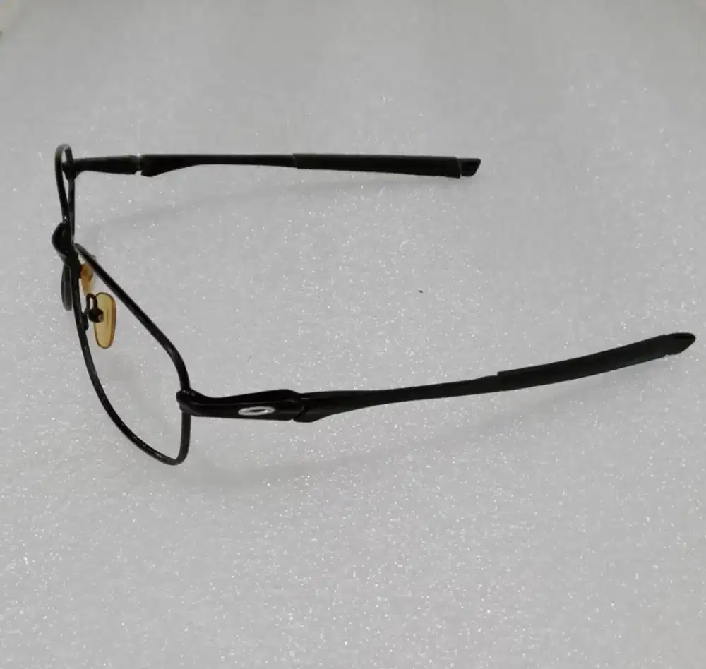 Frame kacamata OAKLEY