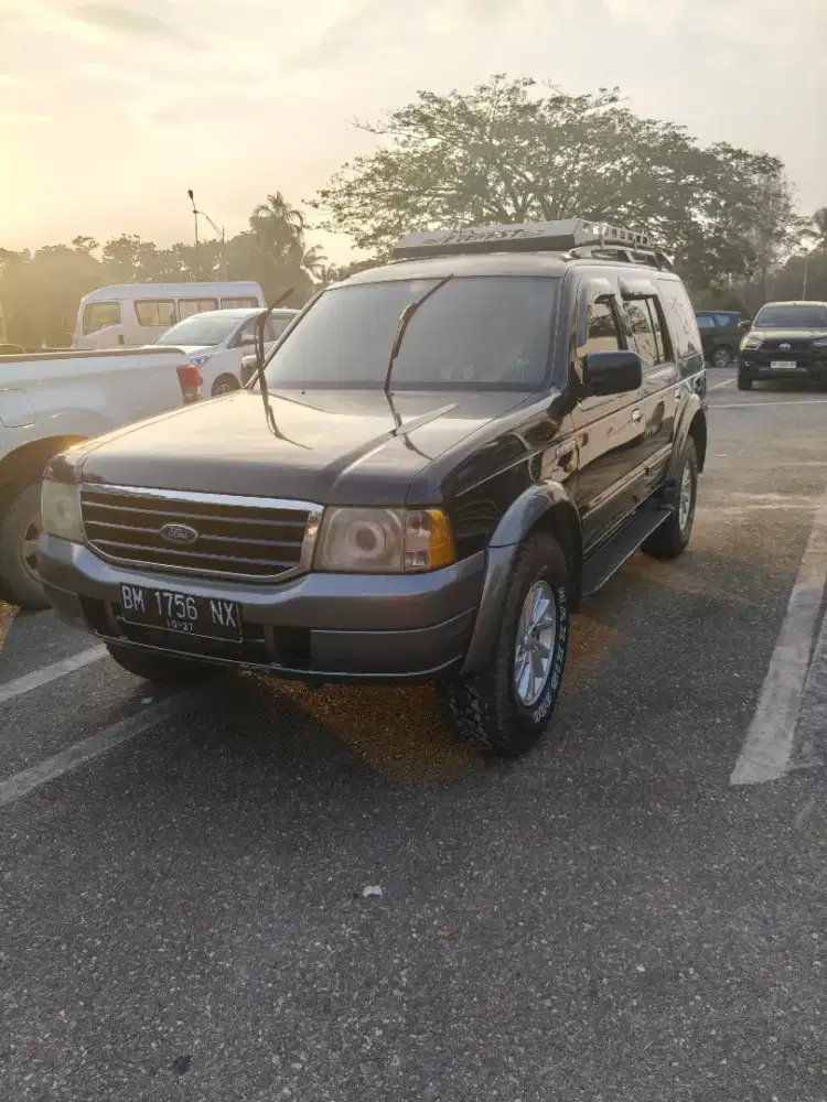 Ford Everest tdi xlt 4x4 th 2004