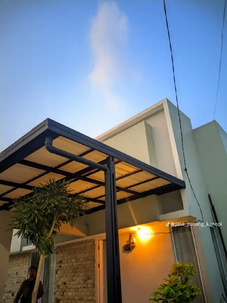 Kanopi baja ringan