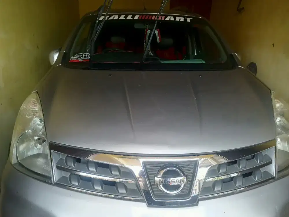 D jual mobil nisan livina