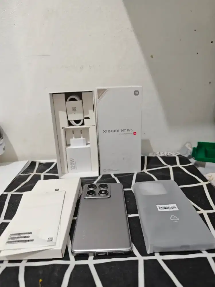 Xiaomi 14T Pro 12/512 Fullset garansi Oktober