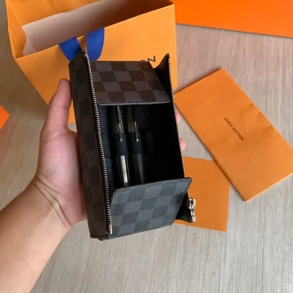Louis Vuitton Damier graphite pen pulpen pena case