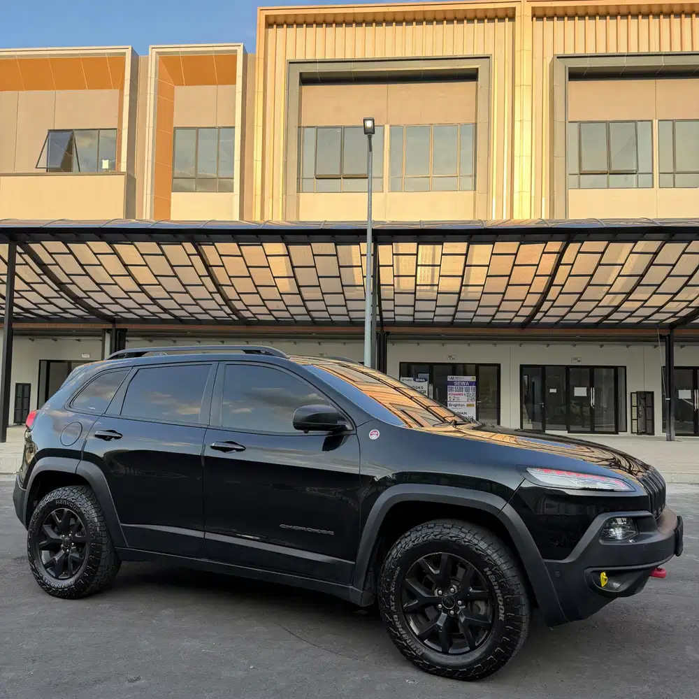 Jeep Cherokee 2015 Bensin