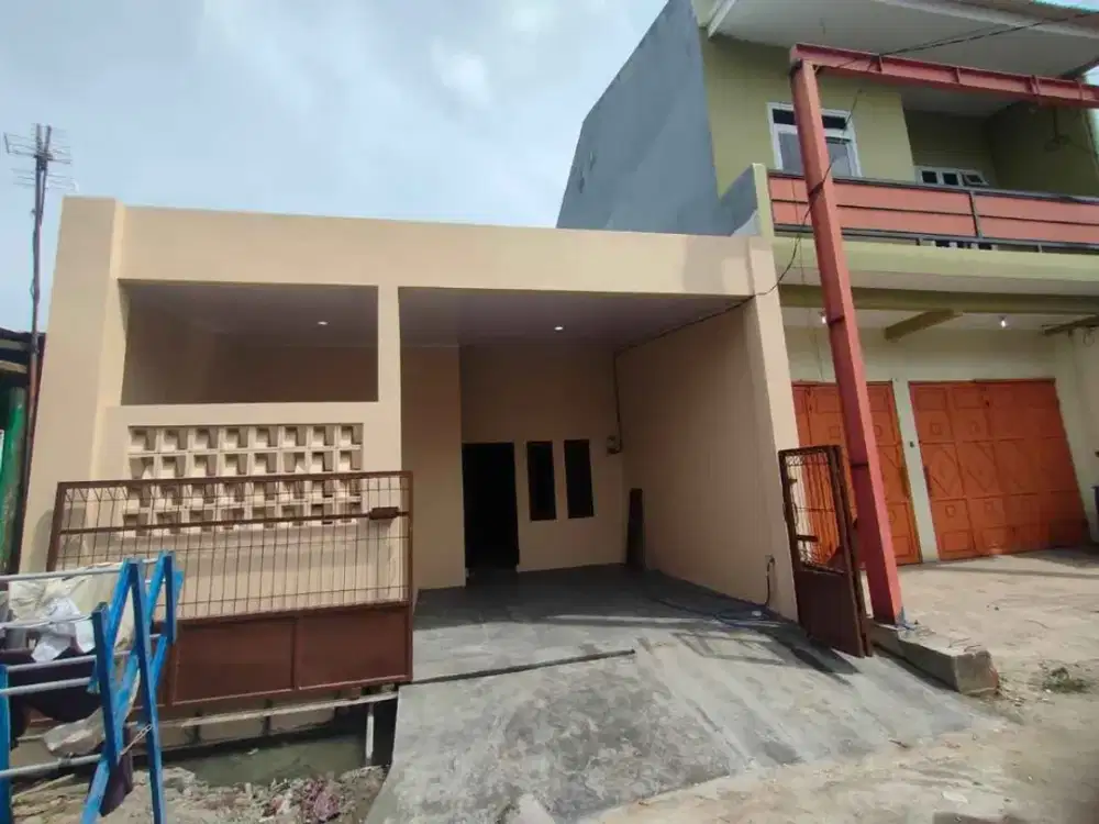 Dijual Rumah Siap Huni Row Jalan Lebar di Permata Sepatan