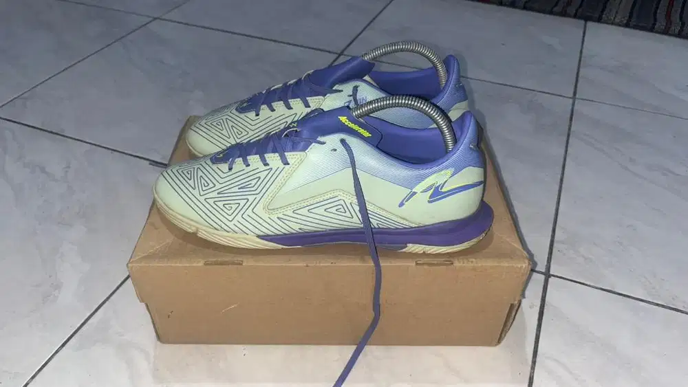 Sepatu Futsal Specs