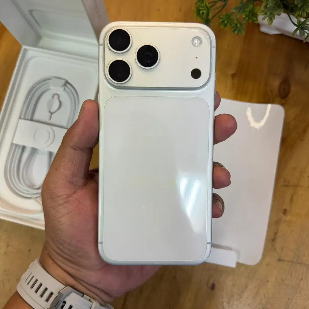 iPhone 17 Pro max 512gb Silver Super Mulus Garansi resmi digimap